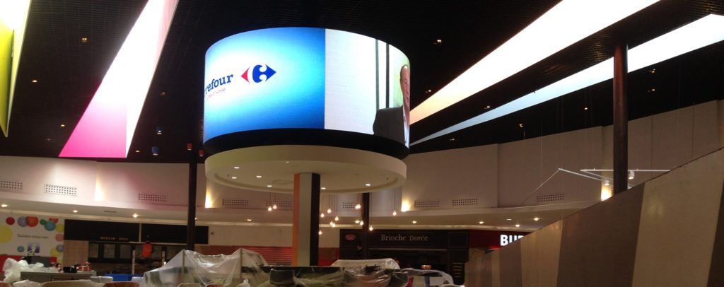 Ecran géant led 360 centre commercial