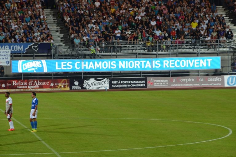 Écran LED Perimeter pour le Stade des Chamois Niortais