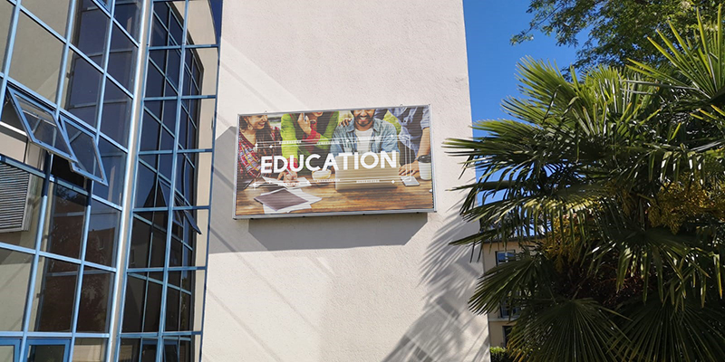 écran mural extérieur