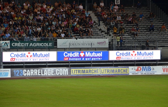 écran géant sport dans un stade pour les sponsor