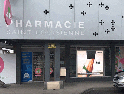écran LED en vitrine de pharmacie - saint Louisienne