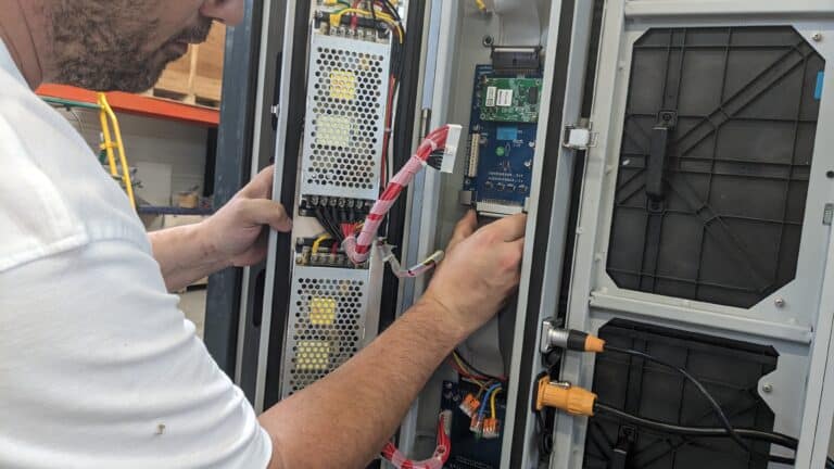 Maintenance préventive des écrans LED : pourquoi c’est crucial ?