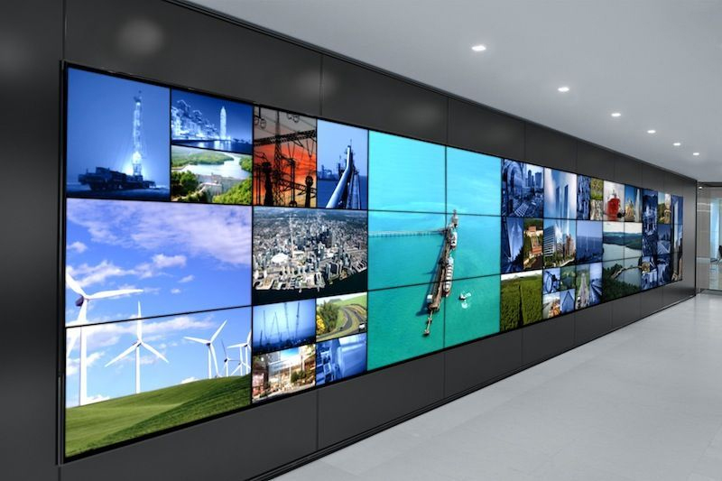 LCD mur-wall-mur d'image installée sur un mur dans une entreprise 