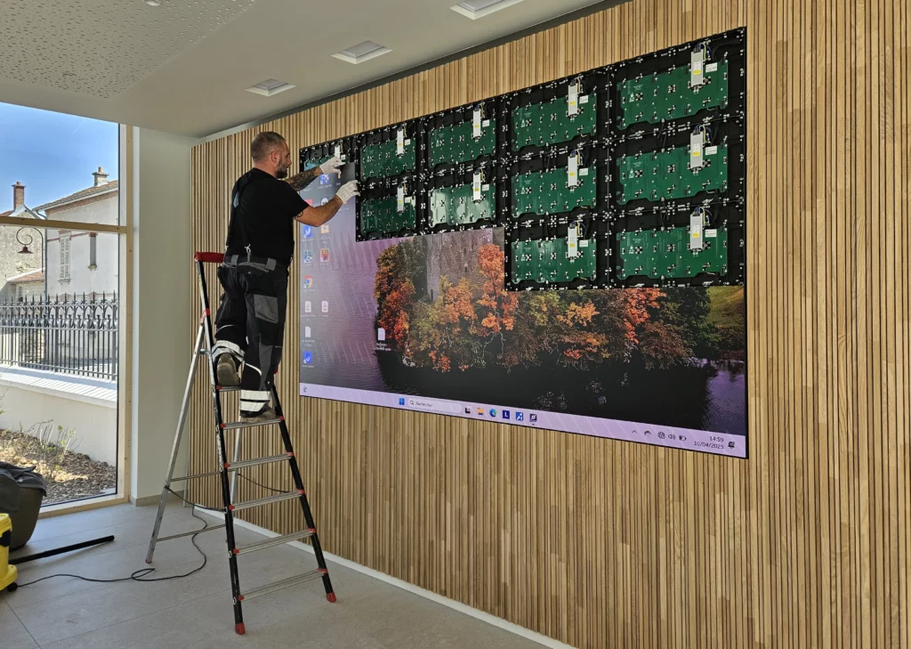 installation d'un écran LED haut de gamme en interieur gamme ASTRA